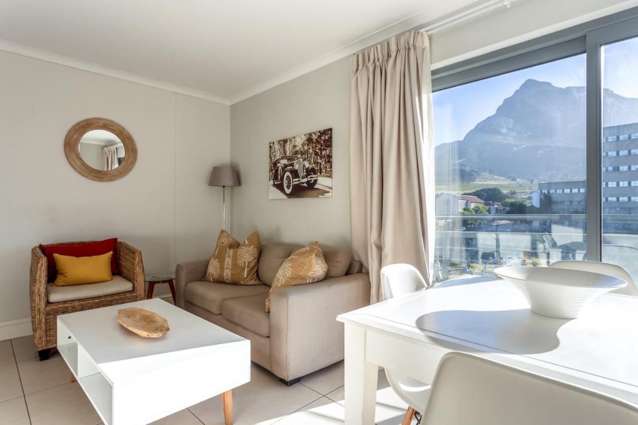 The Paragon Urbane Centrally Located, Modern Comforts *