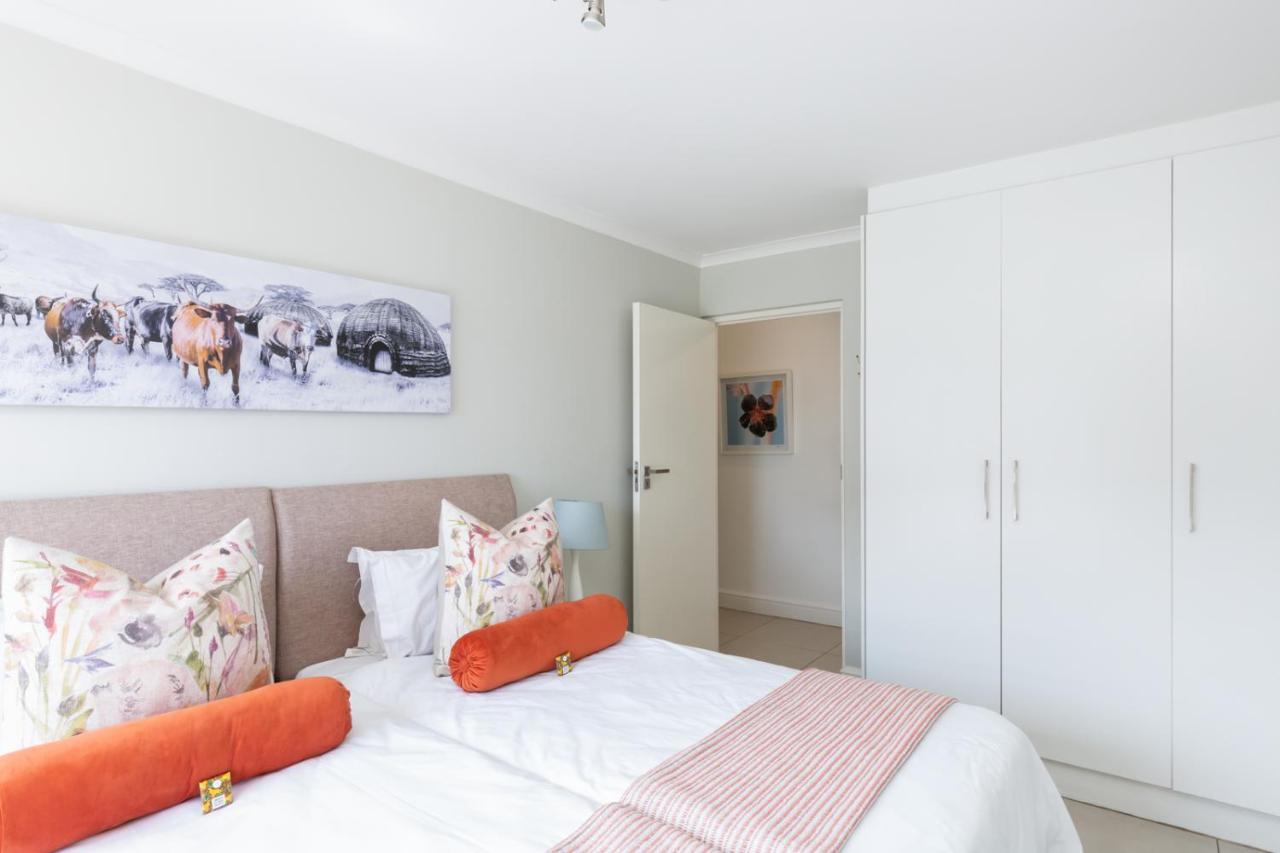 The Paragon Urbane Centrally Located, Modern Comforts