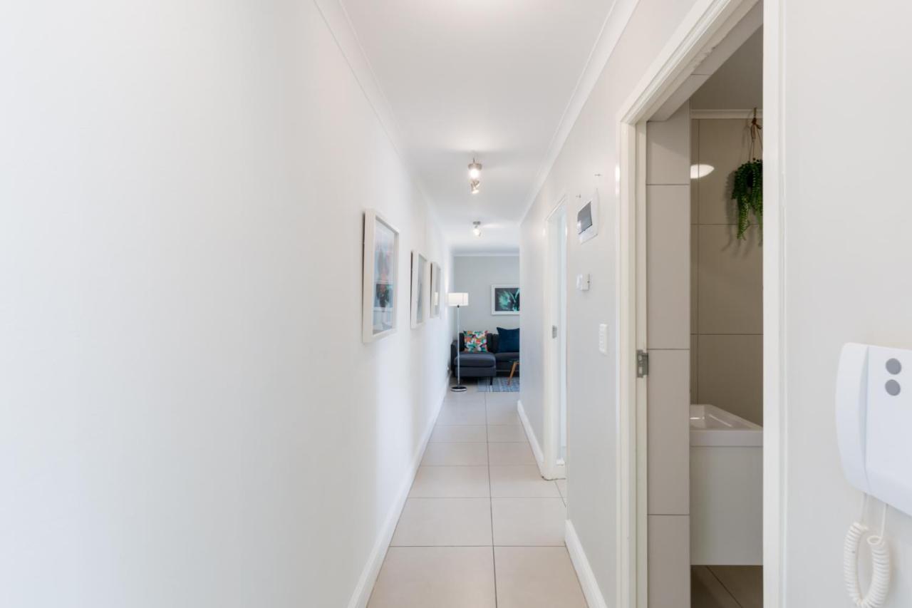 The Paragon Urbane Centrally Located, Modern Comforts